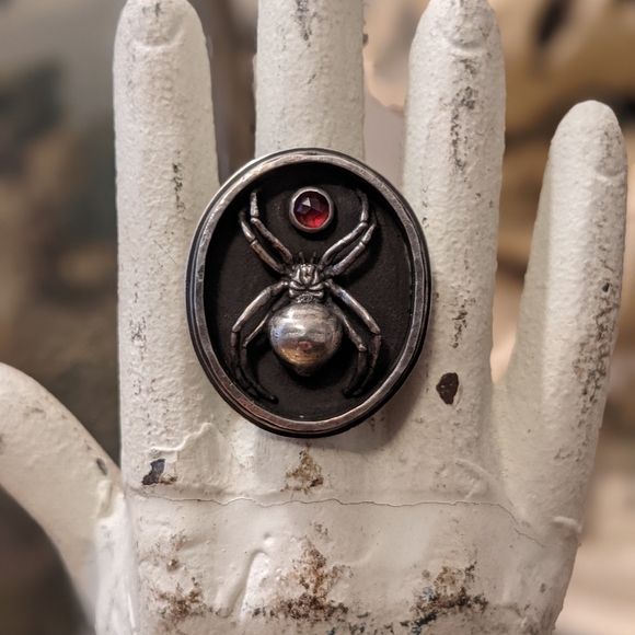 Sterling Silver Black Widow Spider Shadowbox Ring - Picture 2 of 7
